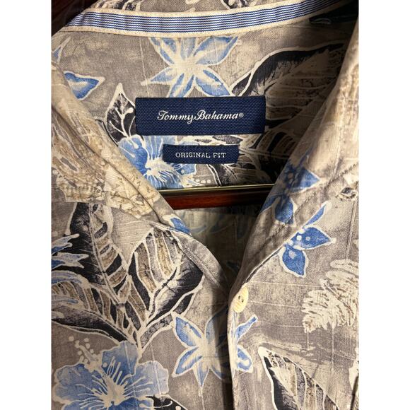 Vintage Tommy Bahama 100% Silk Floral Hawaiian Camp Shirt Grey/Blue/White  XL - Picture 2 of 6